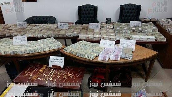 عنتيل الرشوة .. الصور الكاملة للأموال التي ضُبطت في منزل موظف مجلس الدولة