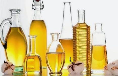 فوائد الزيوت الطبيعيه لترطيب البشره وشدها