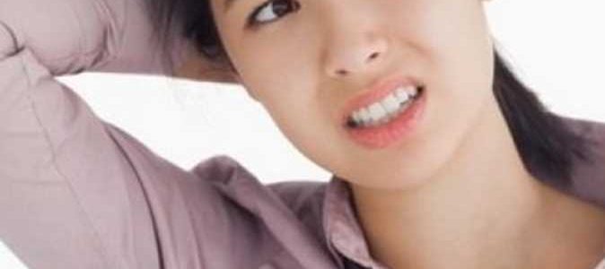 تخلصي نهائياً من رائحة العرق باليمون والشابة