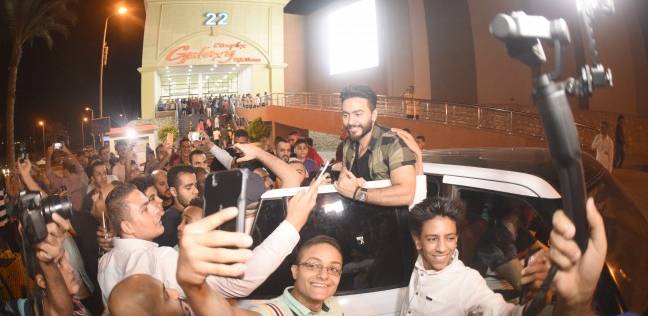 بالصور تامر حسنى فى مول مصر للاطمئنان على فيلمه تصبح على خير 10 بالصور تامر حسنى فى مول مصر للاطمئنان على فيلمه تصبح على خير 1