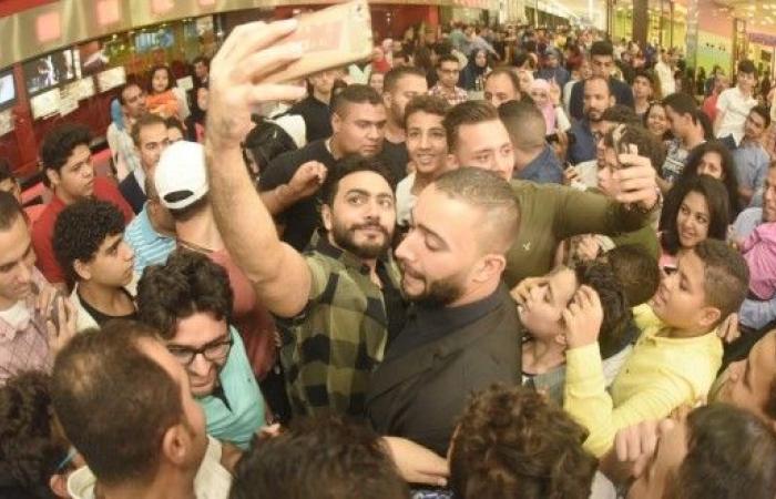 بالصور تامر حسنى فى مول مصر للاطمئنان على فيلمه تصبح على خير 11 بالصور تامر حسنى فى مول مصر للاطمئنان على فيلمه تصبح على خير 2