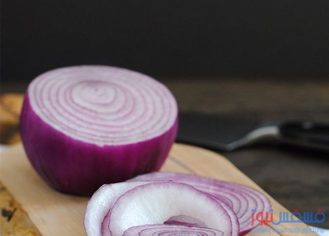 طرق تخلصك من دموع البصل أثناء التقطيع 10 بصل