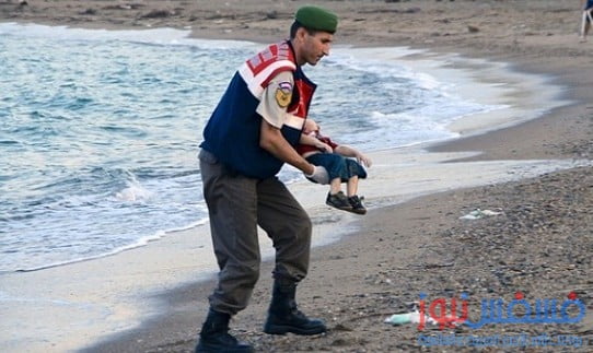 الطفل السوري إيلان غريقا على السواحل التركية