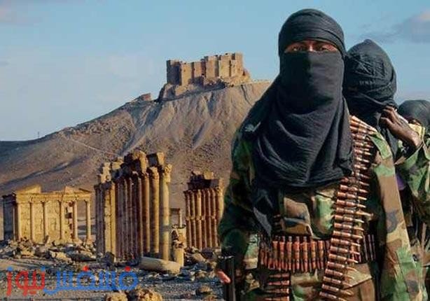 داعش يعدم ضحاياه بعد ربطهم في الأعمدة الأثرية وتفجيرها 35 داعش