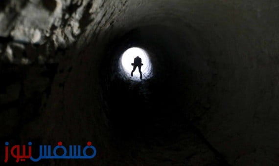 عامل في أحد الأنفاق بغزة