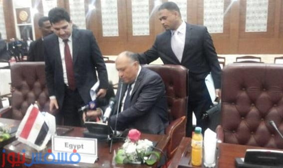 فيديو.. تحطيم وزير الخارجية لميكروفون الجزيرة الإخبارية بإجتماع سد النهضة اليوم 10 تحطيم وزير الخارجية لميكروفون الجزيرة الإخبارية