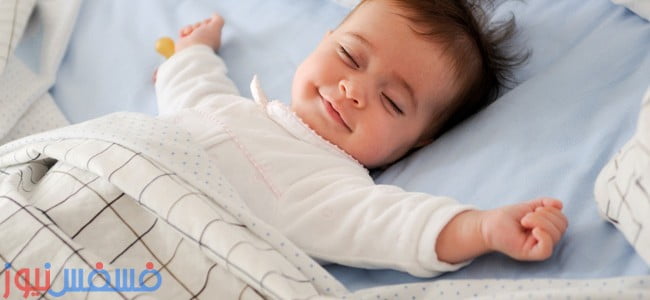 أم فرنسية تبتكر طريقة لجعل طفلها الرضيع ينام بسرعة في دقائق 4