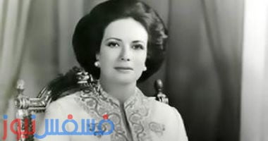 بالصور.. شاهد أجمل إطلالات لجيهان السادات في عز شبابها 14 بالصور.. شاهد أجمل إطلالات لجيهان السادات في عز شبابها 1