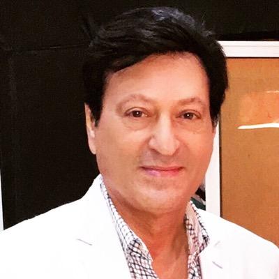 محمد الحلو يعتدي علي رامز جلال ضرباً بالحزام 4