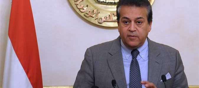 وزير التعليم العالي يعفي أبناء شهداء الوطن من المصروفات الدراسية