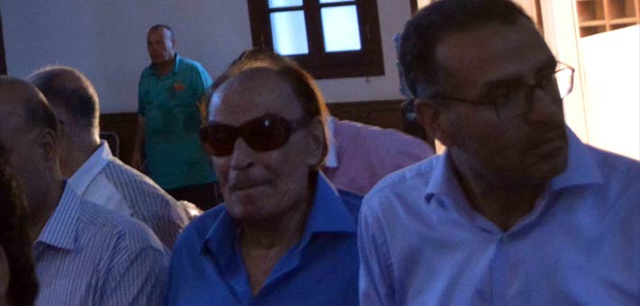 عزت العلايلي يشيع جثمان زوجته