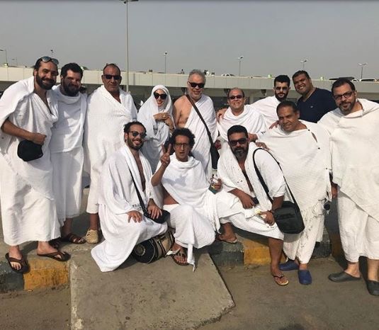 أشرف زكي وروجينا بصحة أبنتيهما لأداء العمرة