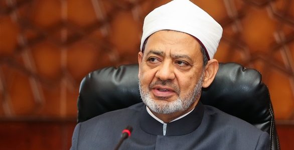 شيخ الأزهر يجري اتصالات هاتفية بأوائل الثانوية الأزهرية و منح أولياء أمور أصحاب المركز الأول رحلة حج