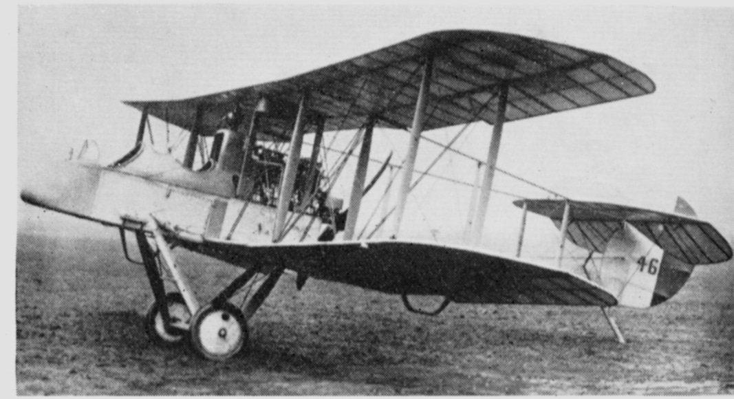 تعرف على أول طيار مدنى مصرى قاد أولى الرحلات عام 1930 10 أول طيار مدنى مصرى