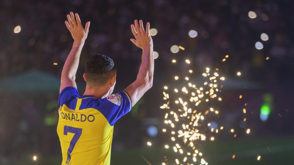 رونالدو قائد فريق النصر والهلال ضد سان جيرمان رونالدو قائد فريق النصر والهلال ضد سان جيرمان