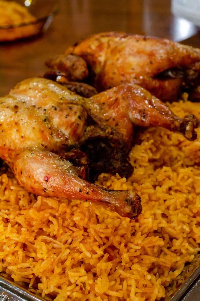 الاستمتاع بالأطعمة المحلية